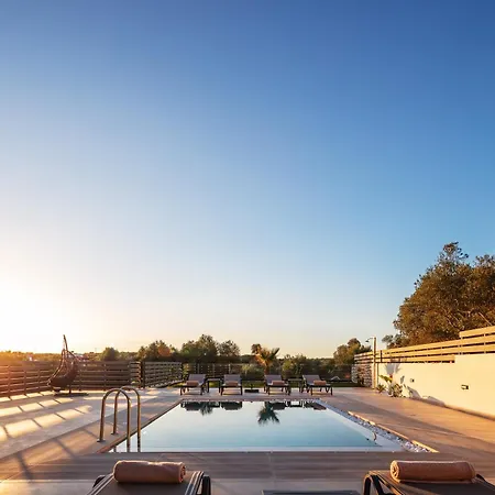 Garde Villa, With Private Pool, Bbq & Playground, By Thinkvilla Villa Roumelí