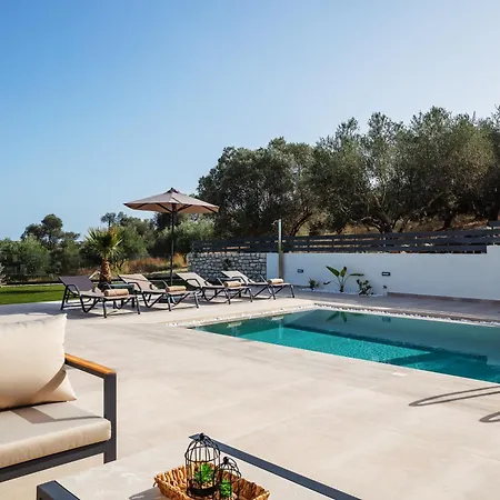 Garde Villa, With Private Pool, Bbq & Playground, By Thinkvilla Villa