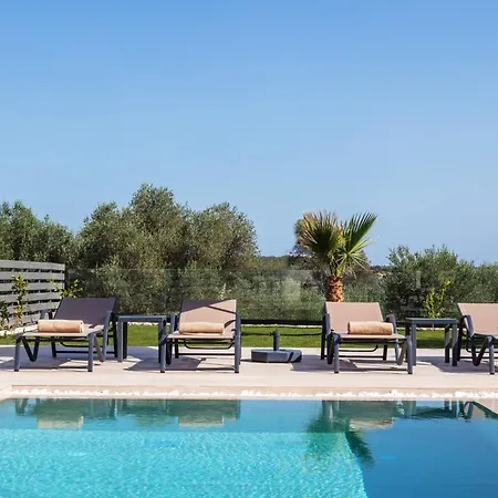 Garde Villa, With Private Pool, Bbq & Playground, By Thinkvilla * Roumelí