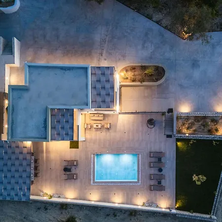 Villa Garde Villa, With Private Pool, Bbq & Playground, By Thinkvilla